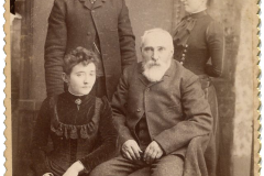 Herman-Miescke-family-in-the-1880s-with-the-daughters-Anna-and-Netty-Jeanette-and-son-Emil
